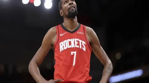 “李怡婧／罗徐敏在马来西亚公开赛羽毛球项目中挺进半决赛”